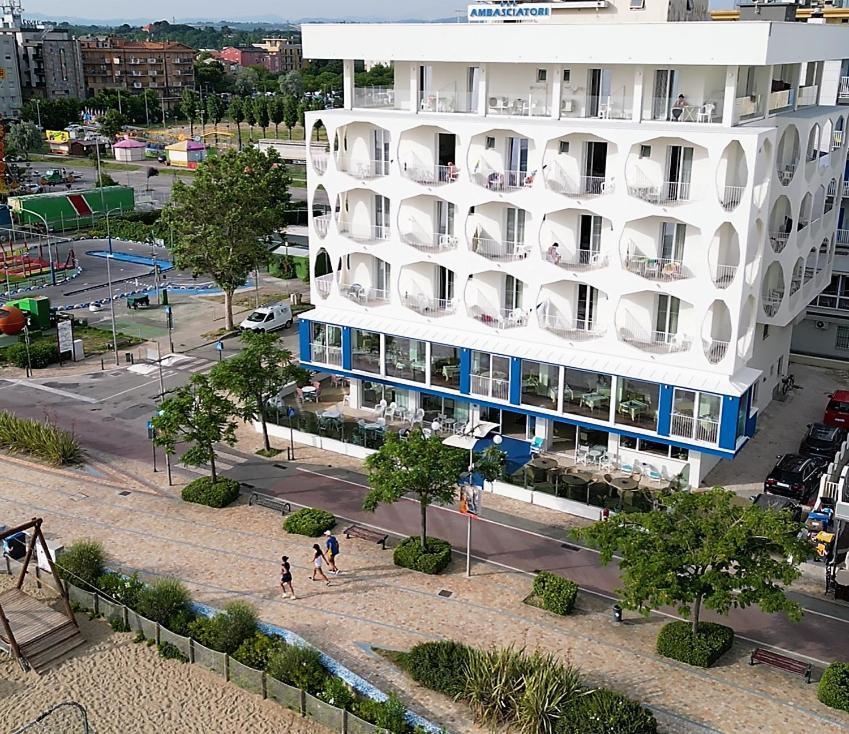 Ambasciatori Hotel - Beach Front -Breakfast Xxl & Brunch Until 12 30Pm Misano Adriatico Zewnętrze zdjęcie